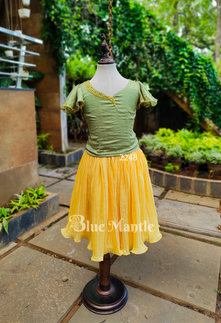 2248 Ready to Dispatch: Green Top & Yellow Midi