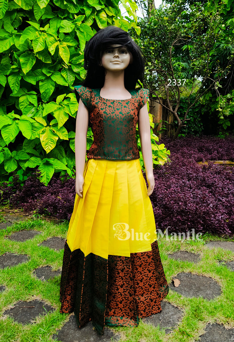 2337 Ready to Dispatch: Green& LemonYellow full skirt blouse