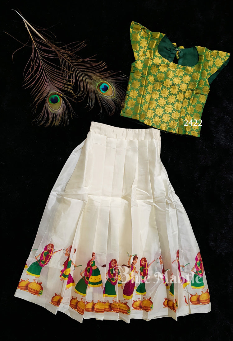2422 Ready to Dispatch: Green mural skirt& blouse