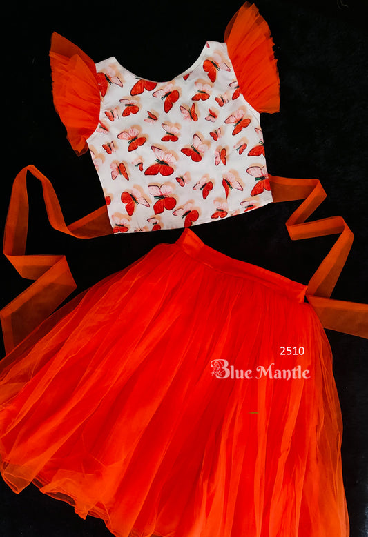2510 Ready to Dispatch: Orange & offwhite Middy Top