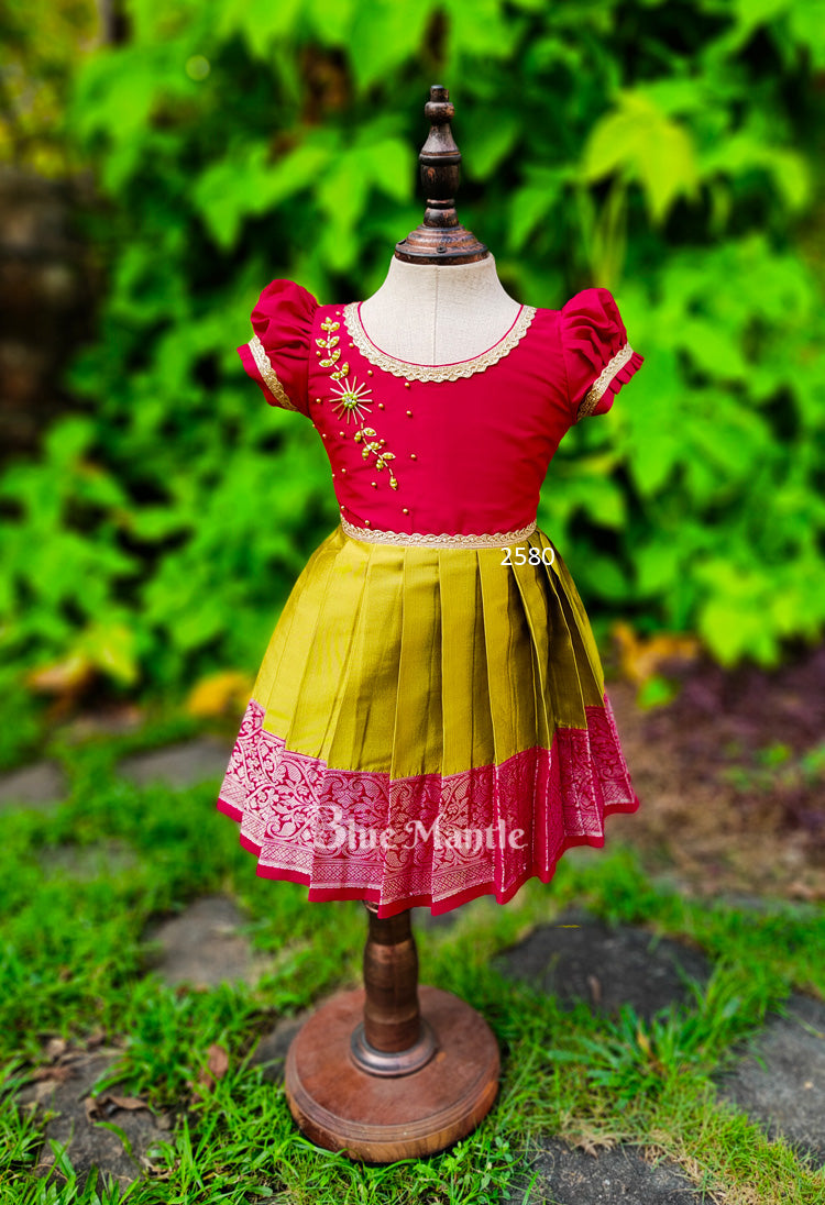 2580 Ready To Dispatch: Hotpink & ParrotGreen Frock .