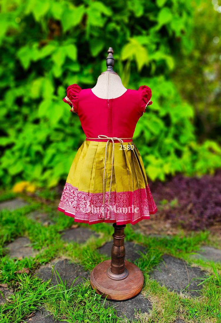 2580 Ready To Dispatch: Hotpink & ParrotGreen Frock .