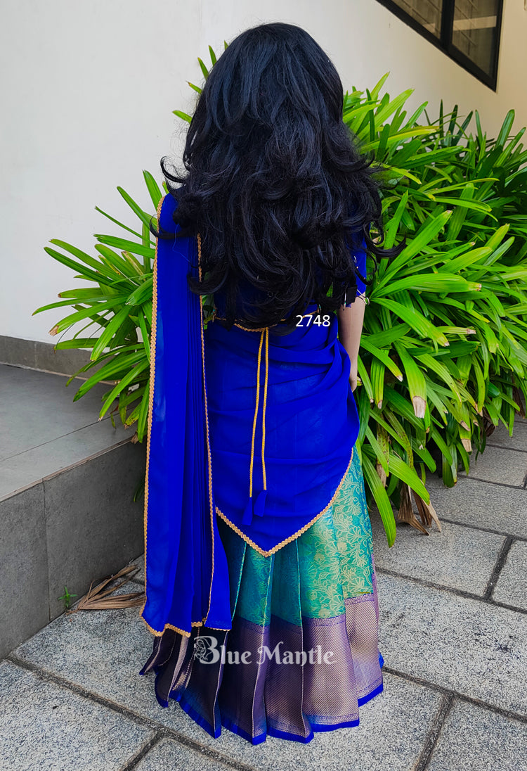 2748 Pre order : "Nandhana" Peacock Green & Royal Blue Dhavani - Dispatch on June 5
