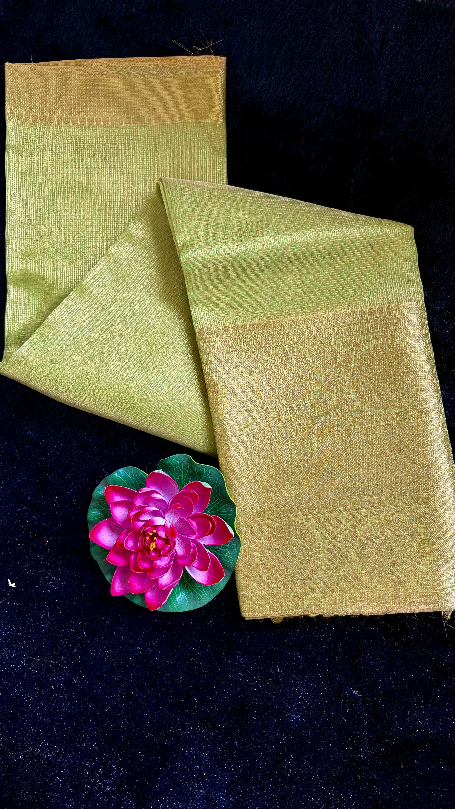 Hemasree-pista Golden saree