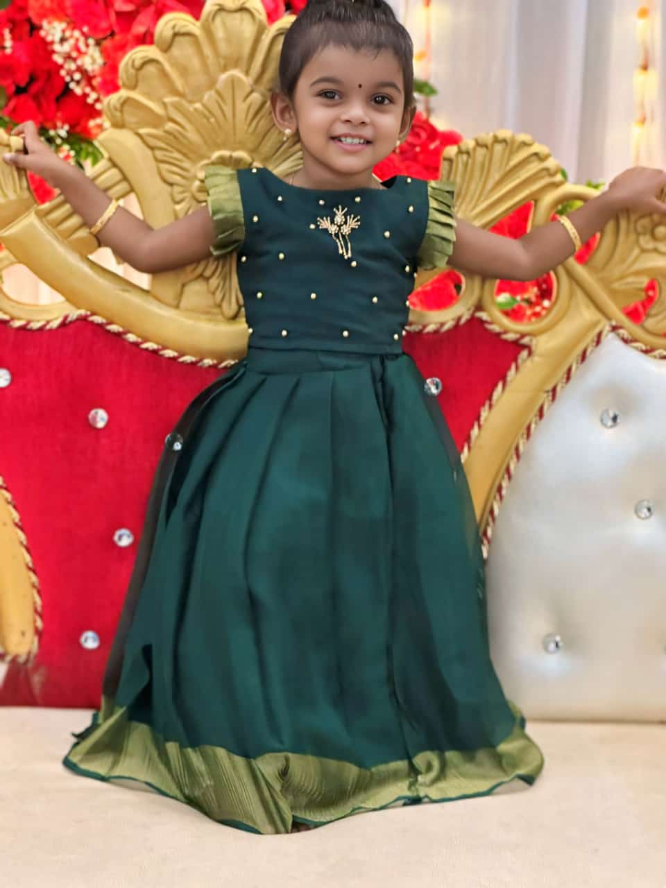 2462 Ready to Dispatch: Green full skirt& Blouse
