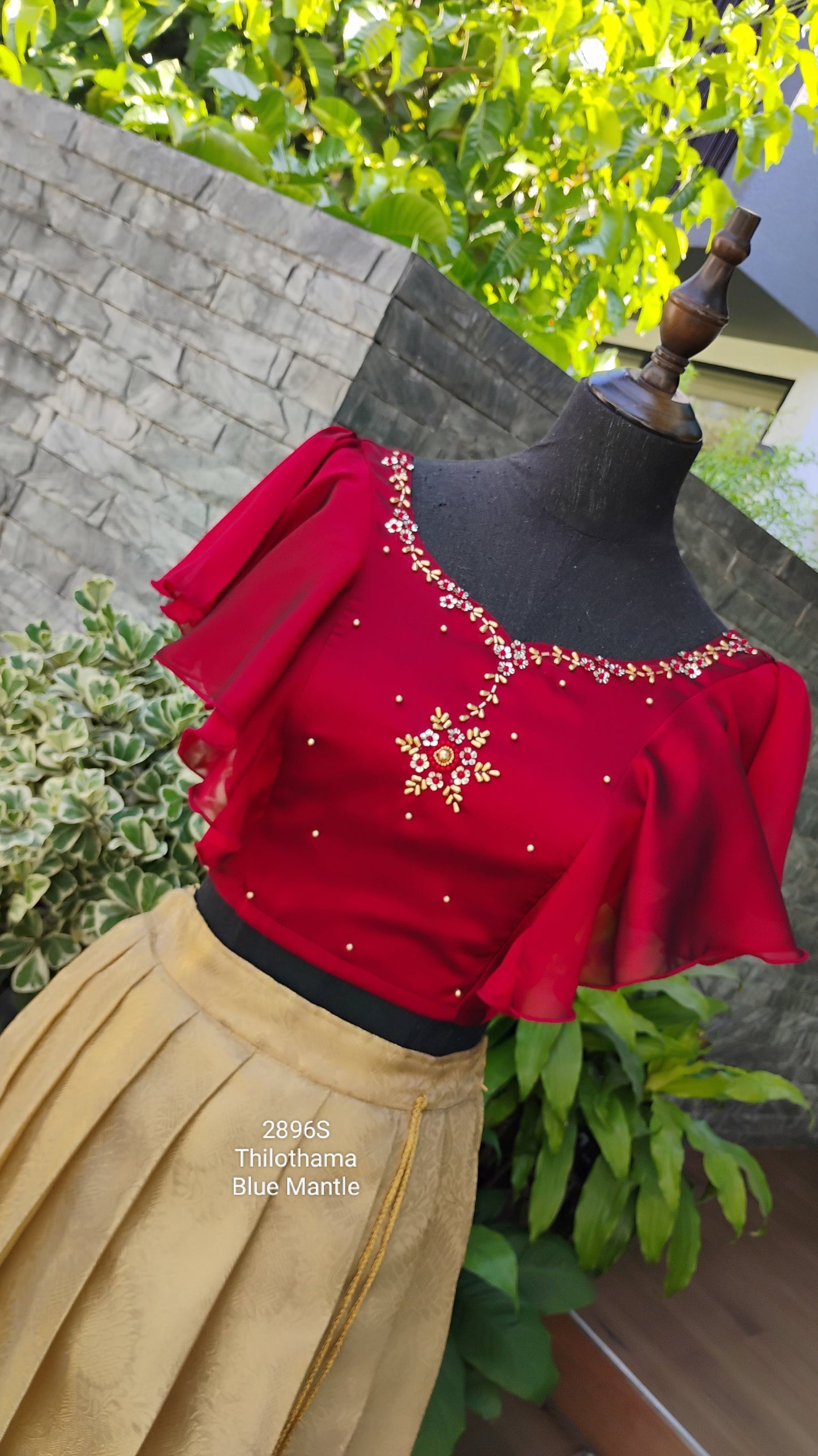 2896S: "Thilothama"- Dispatch on 10-15 days