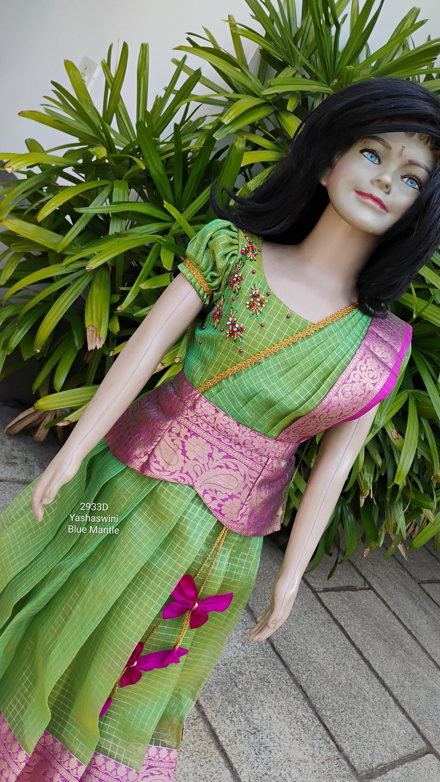 2933D: "Yashaswini"- Dispatch on 4-6 days