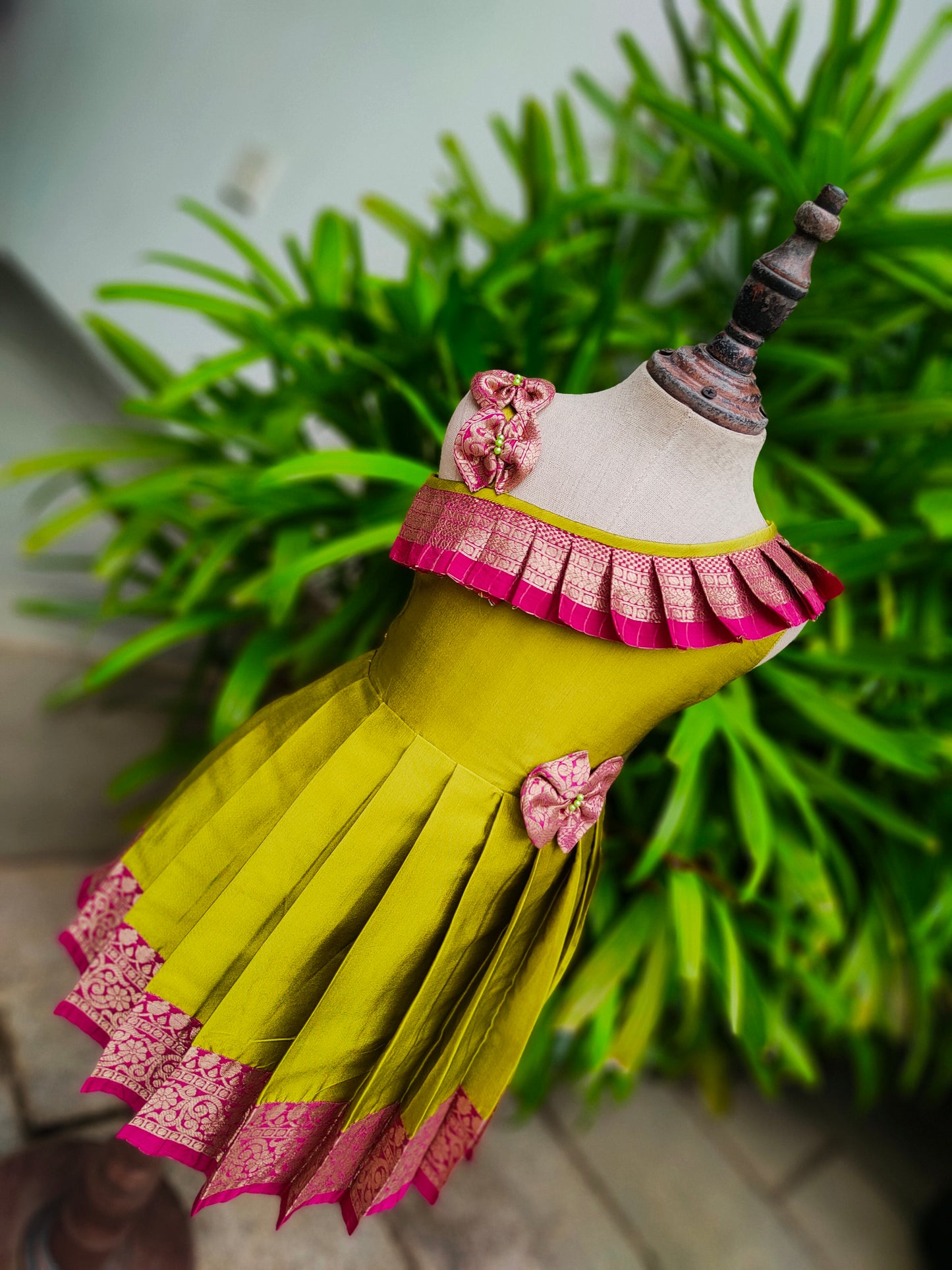 2805 Hariyali Frock-Sending on October 20