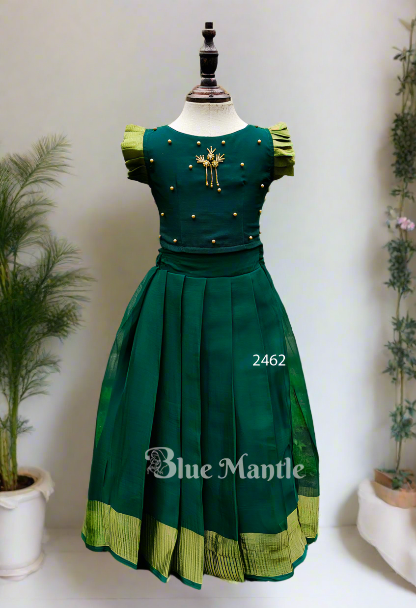2462 Ready to Dispatch: Green full skirt& Blouse
