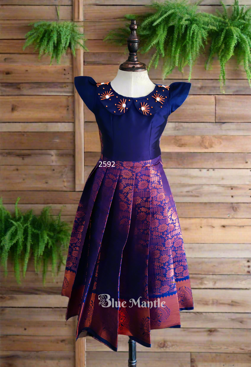 2592 Ready to Dispatch: Navy Blue Skirt and Crop Blouse with Peter Pan Collar.