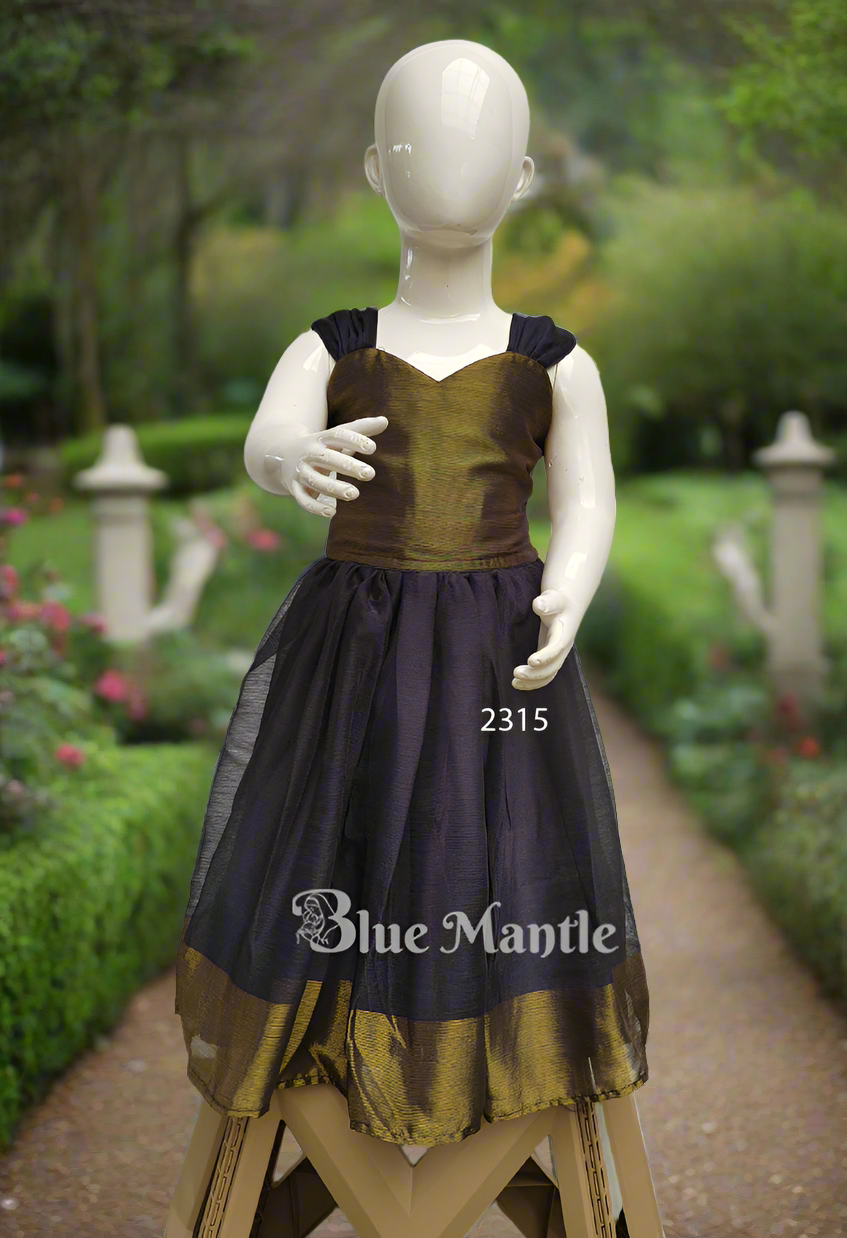 2315 Ready to Dispatch: Ash Skirt & Blouse
