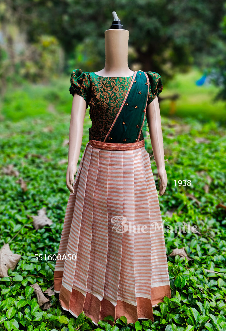 1938 Ready to Dispatch: Green & Off-White and Bronze Little Dhavani