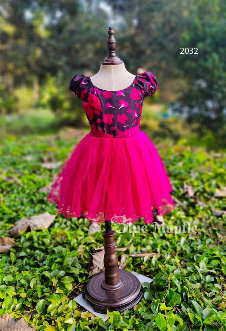 2032 Ready to Dispatch: Pink & Black Printed Frock