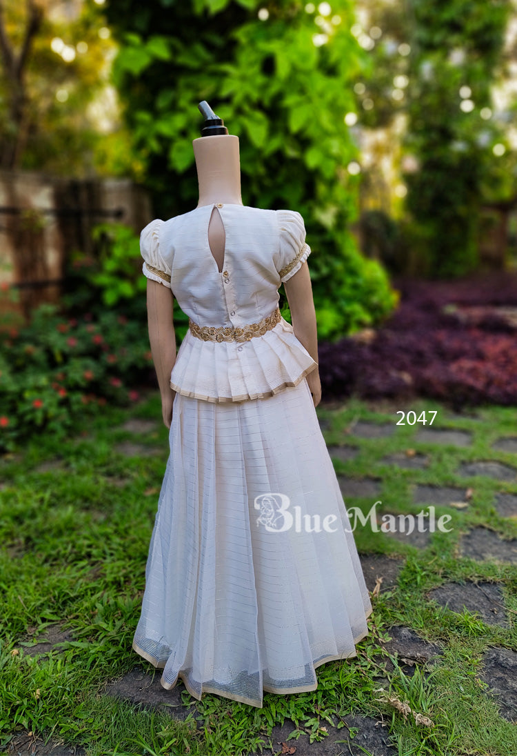 2047 Pre Order: Offwhite Full Skirt and Normal Blouse - Mar 8