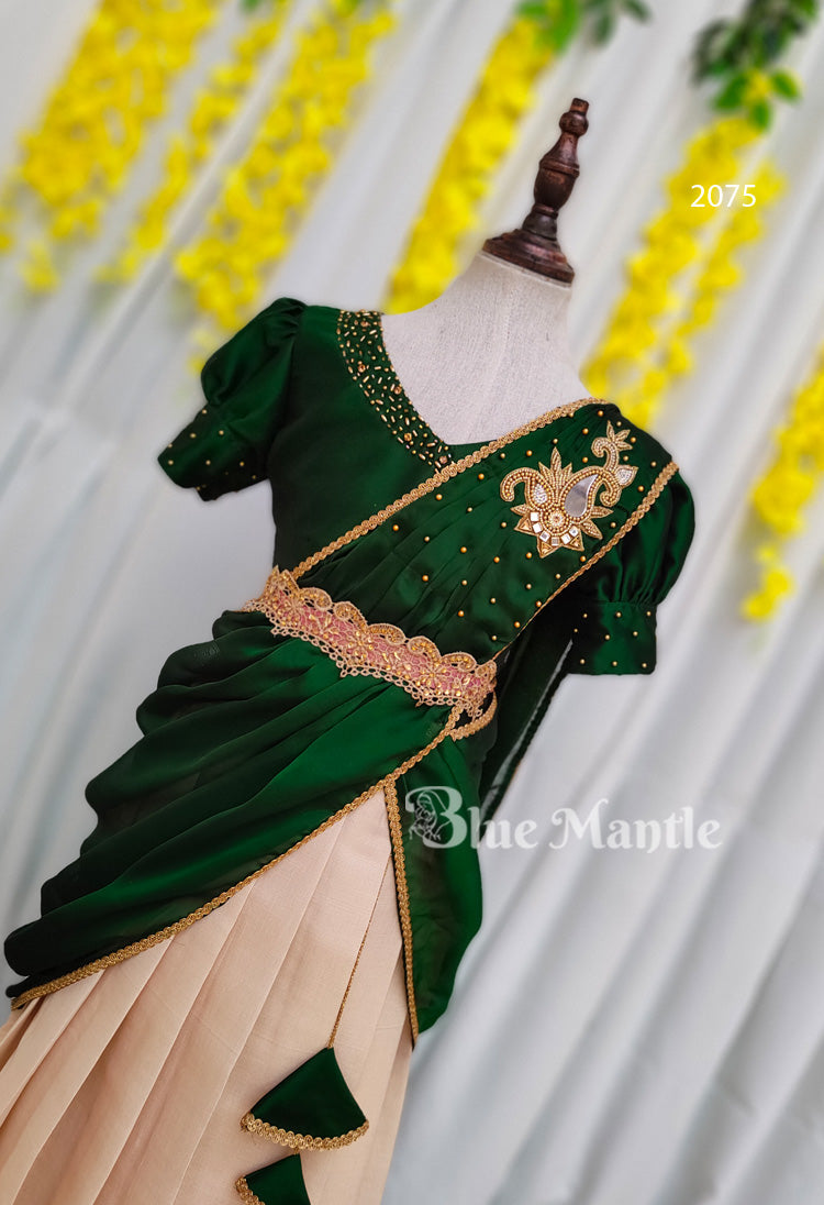 2075 Ready to Dispatch: Green & MangaNaari Dhavani