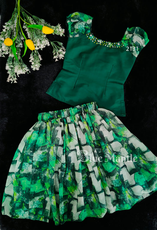2131 Ready to Dispatch: Green Middy Blouse