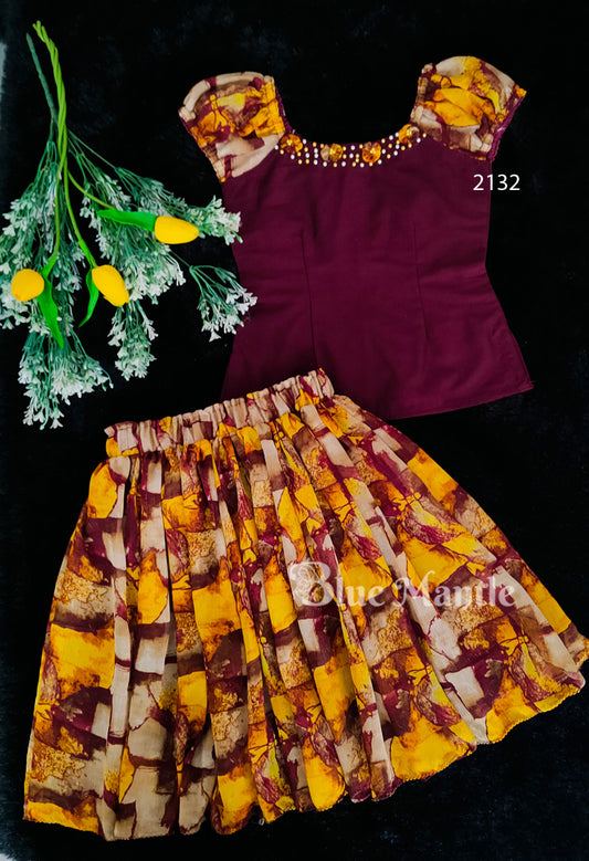 2132 Ready to Dispatch: Yellow&maroon Middy Blouse