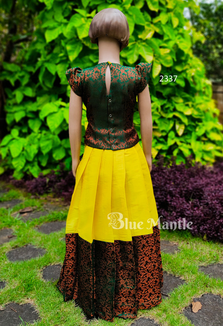 2337 Ready to Dispatch: Green& LemonYellow full skirt blouse