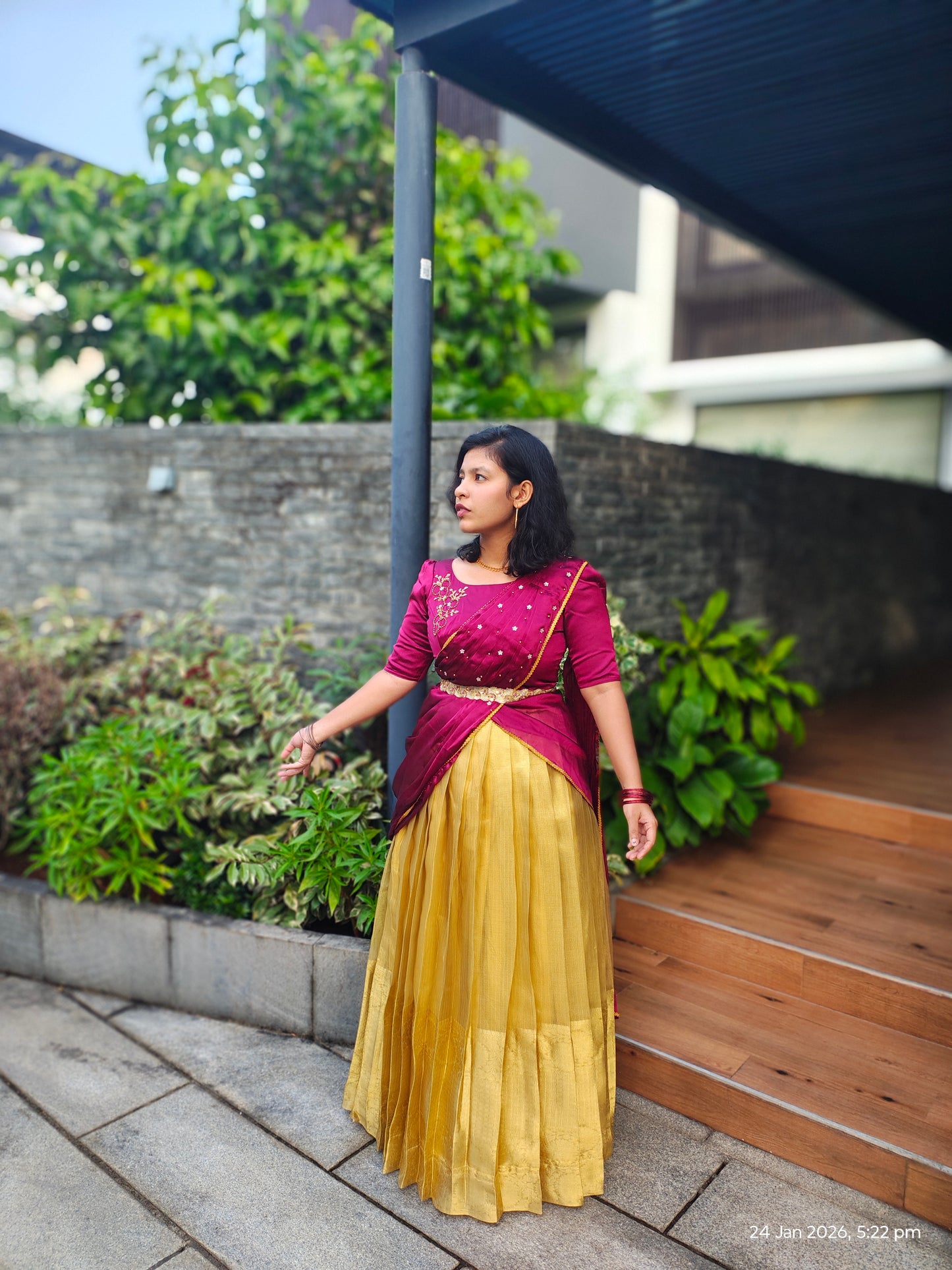 2742: "Anuradha" - Dispatch on 10-15 days