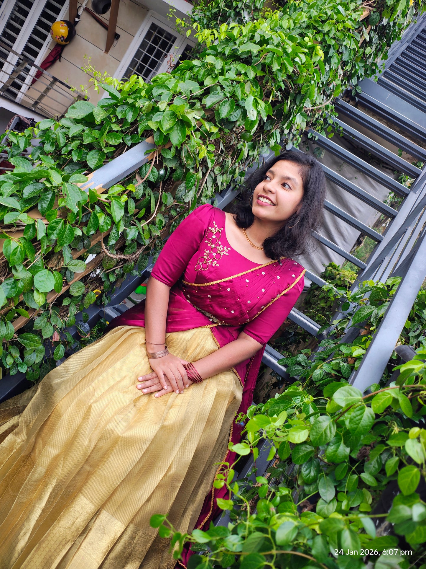 2742: "Anuradha" - Dispatch on 10-15 days