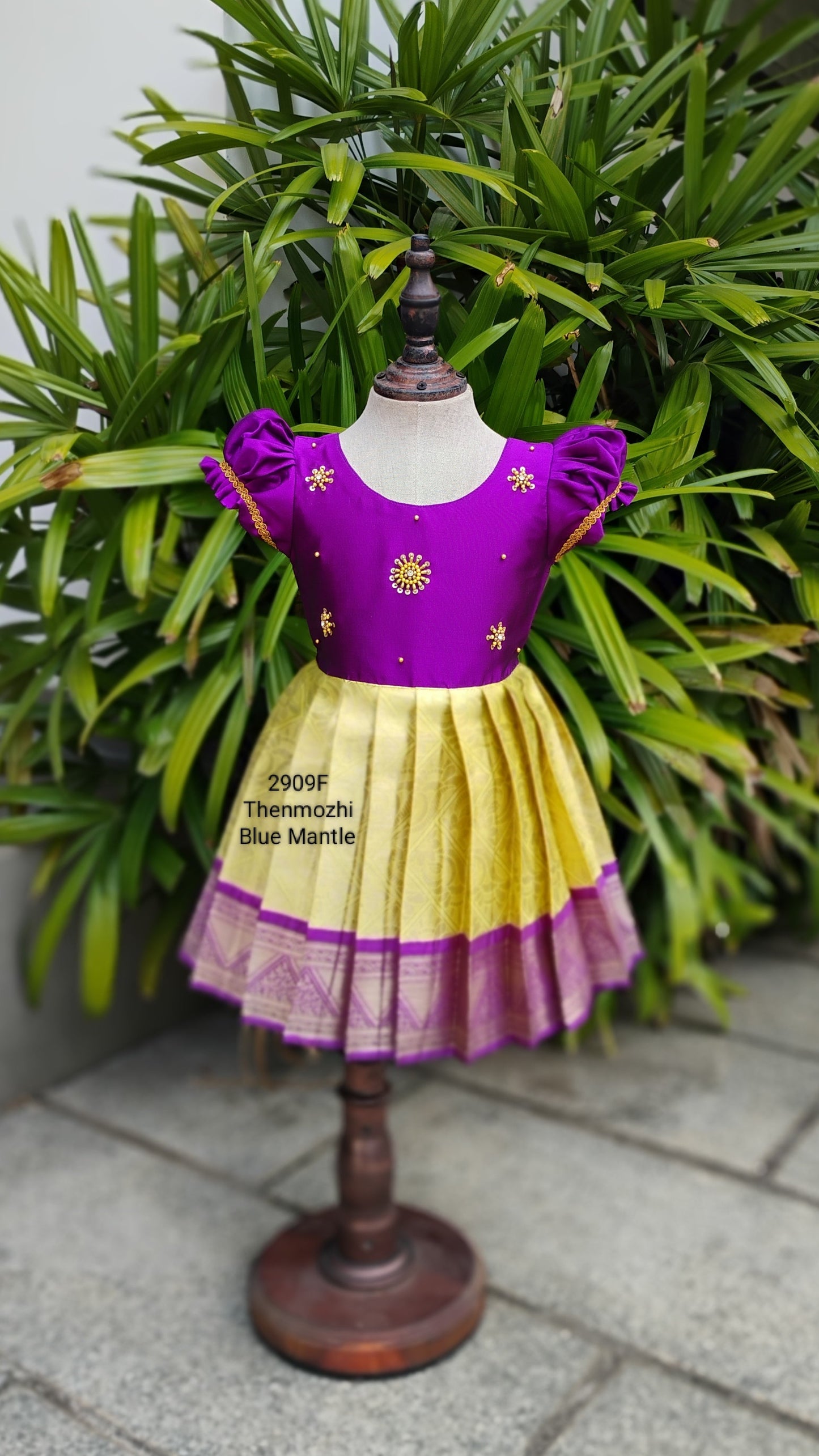 2909F: "Thenmozhi frock"- Ready to Dispatch