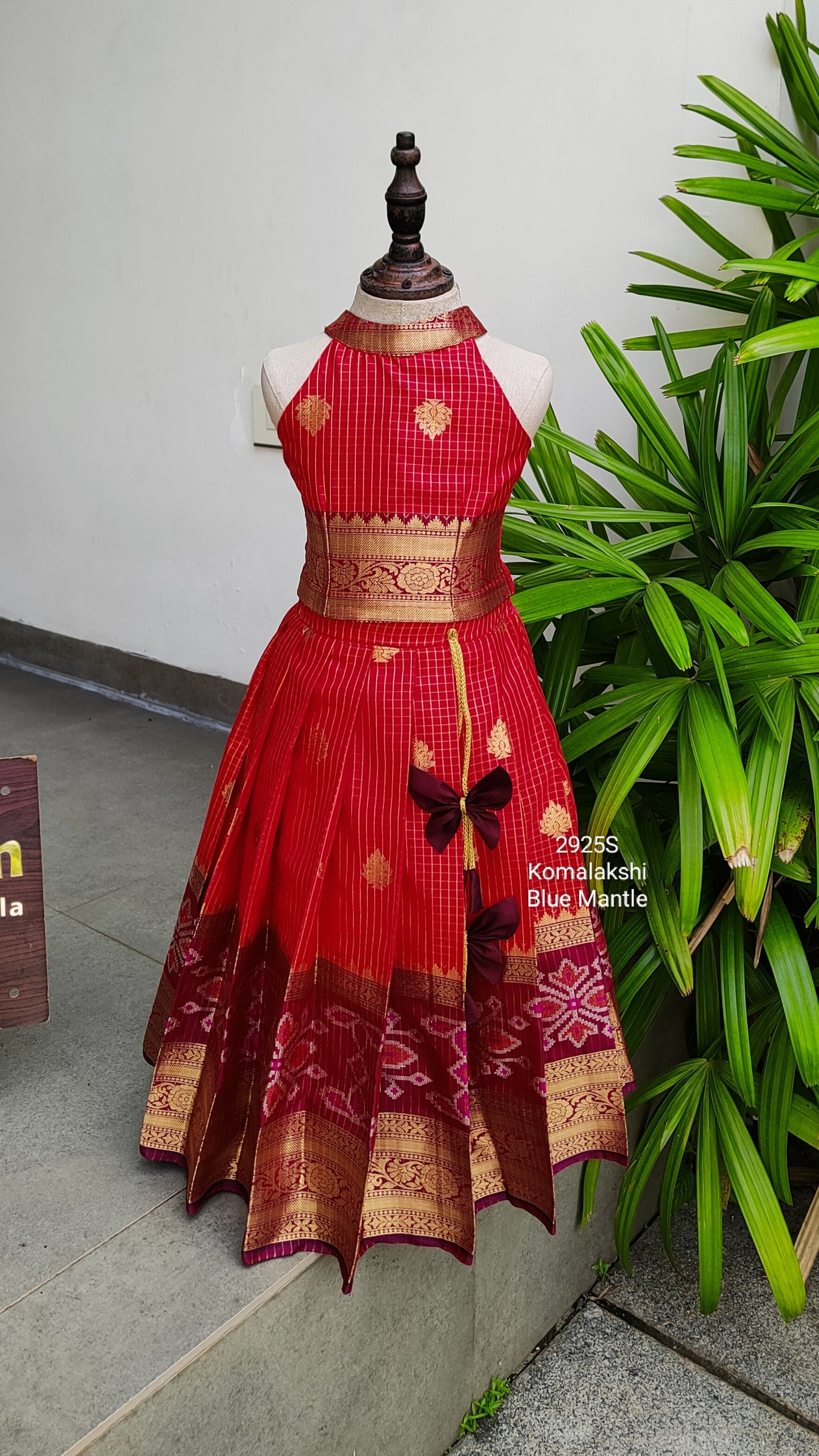 2925S: "Komalakshi"- "Small damage, Big discount"