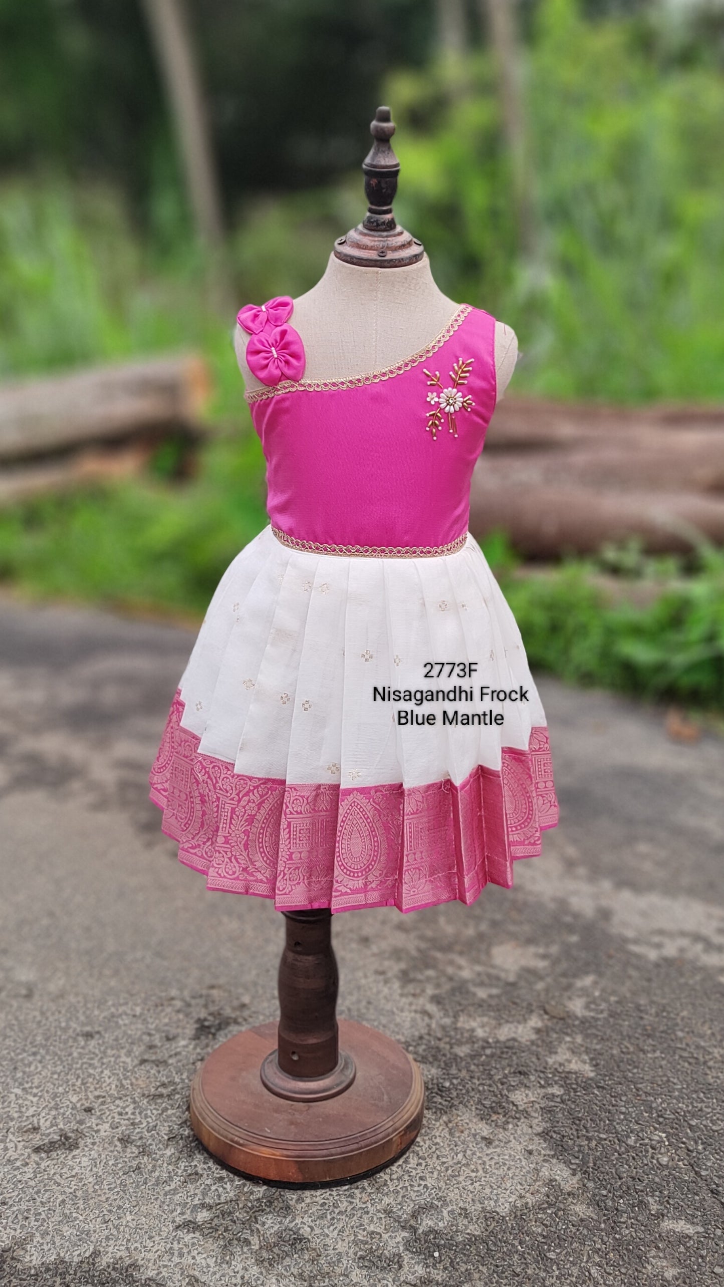 2773F: "Nisagandhi Frock" - Sending on July 22th