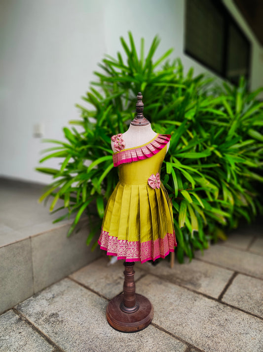 2805 Hariyali Frock-Sending on October 20