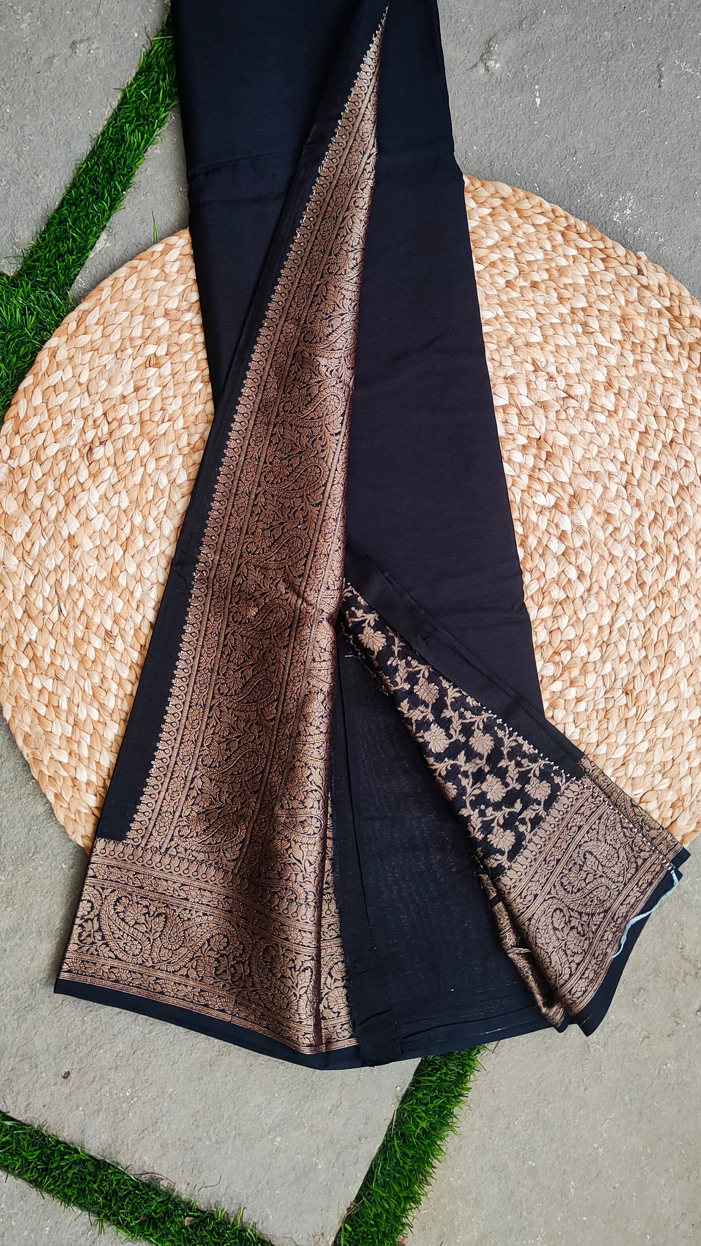 2853: 'Yasodha' - Black