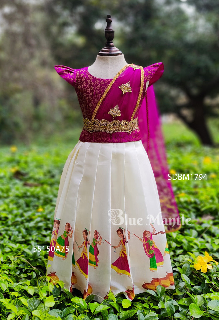 SDBM1794 Ready to Dispatch: Off-White Mural  & Vadar Malli  Little Dhavani Set