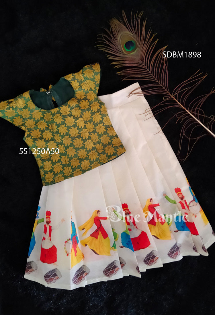 SDBM1898 Ready to Dispatch: Off-White Mural skirt & Green top.